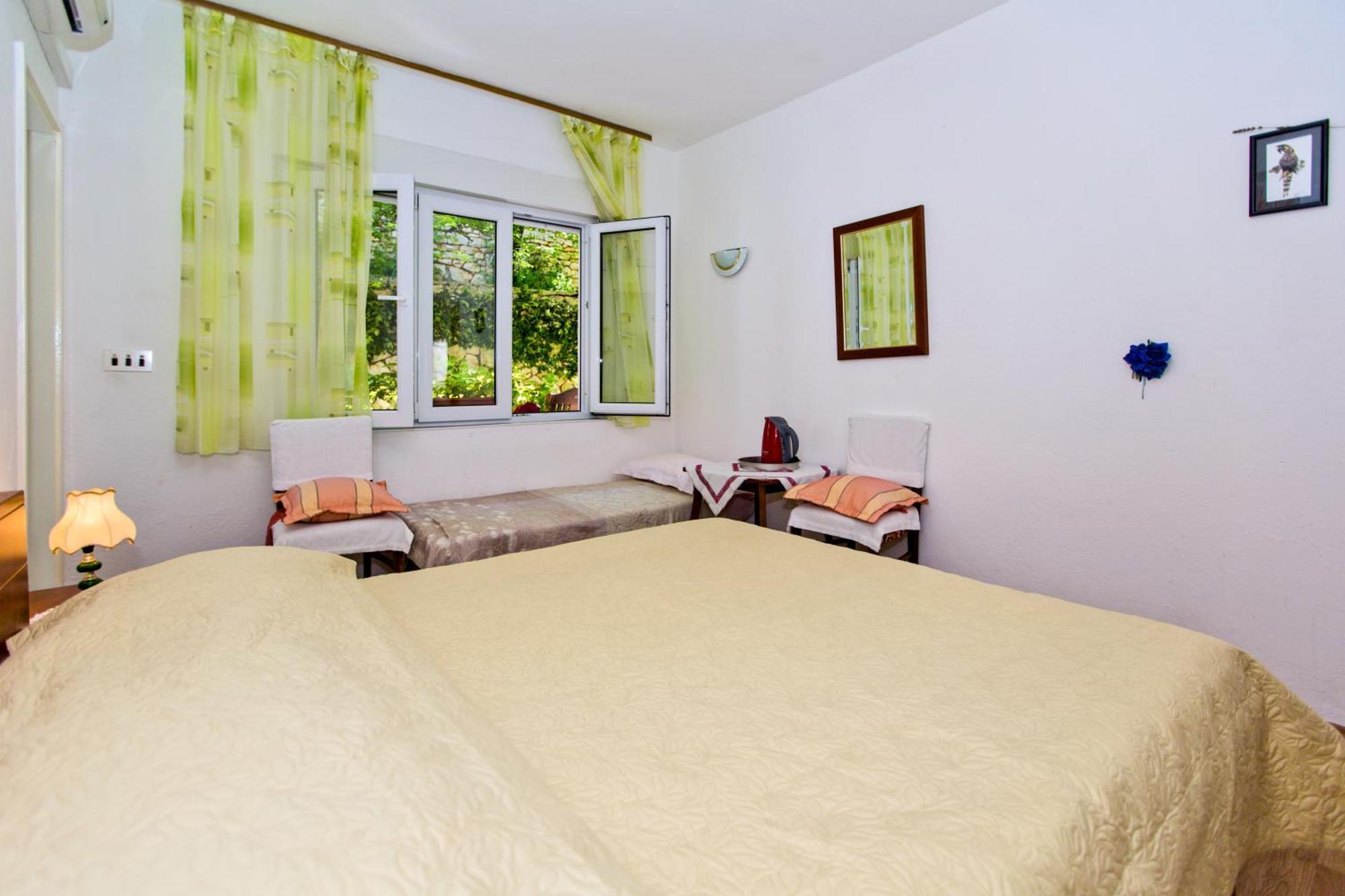 Rooms Barbaric Hvar Town Exterior photo